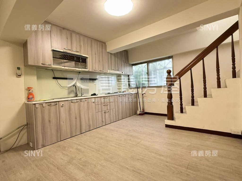 七期精選公園別墅附雙車位房屋室內格局與周邊環境