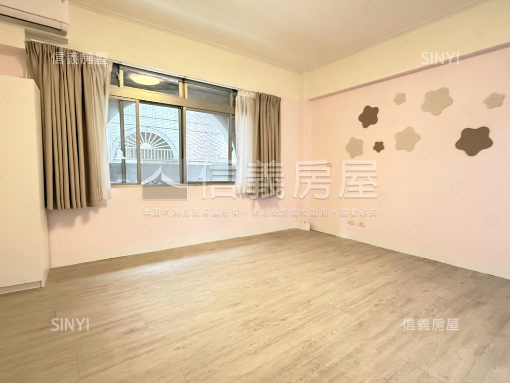 七期精選公園別墅附雙車位房屋室內格局與周邊環境