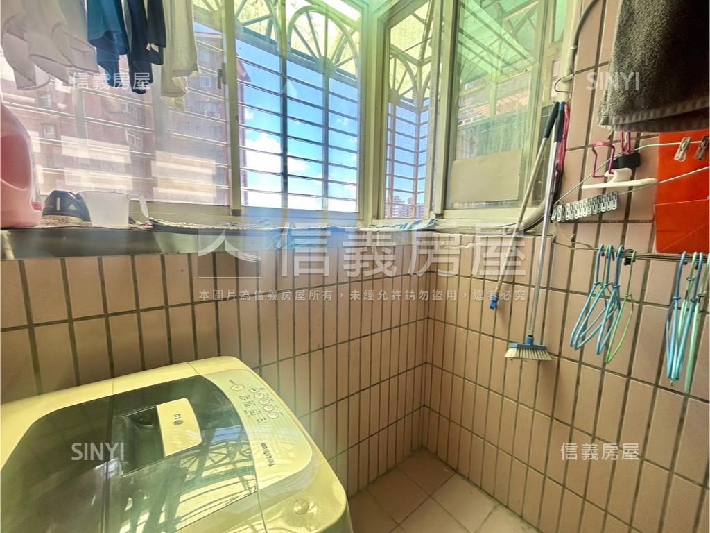 稀有加州超值電梯套房房屋室內格局與周邊環境