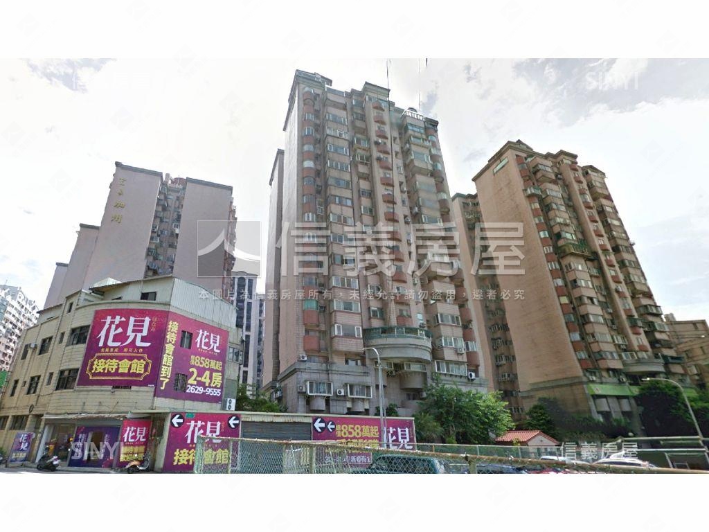稀有加州超值電梯套房房屋室內格局與周邊環境