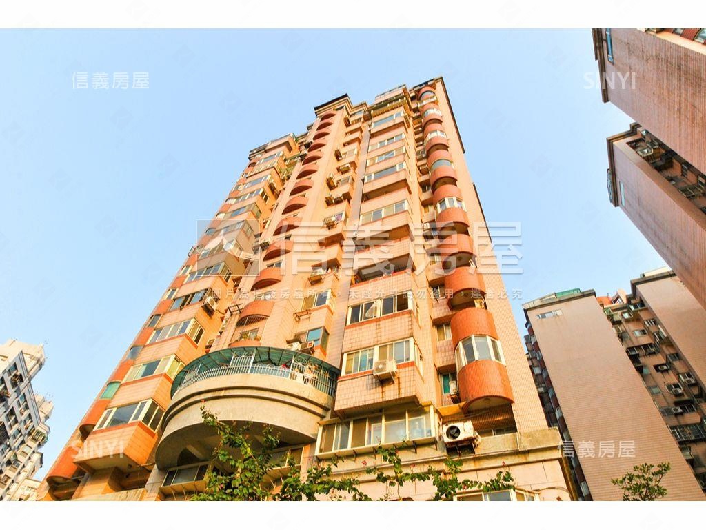 稀有加州超值電梯套房房屋室內格局與周邊環境