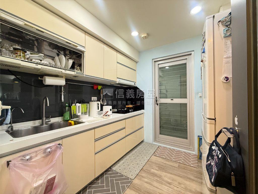 水山硯️溫馨三房平車房屋室內格局與周邊環境