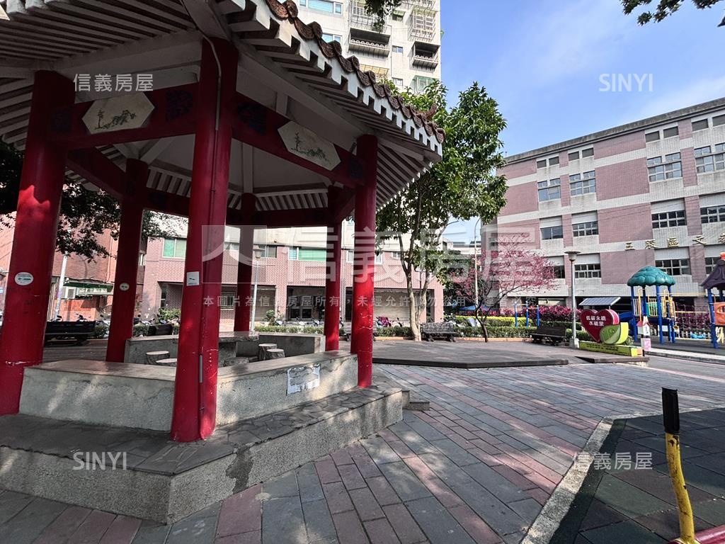 近公園春田採光４房車位房屋室內格局與周邊環境