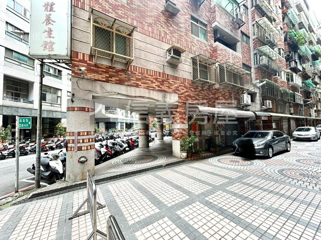 江翠捷運三角窗金店面房屋室內格局與周邊環境