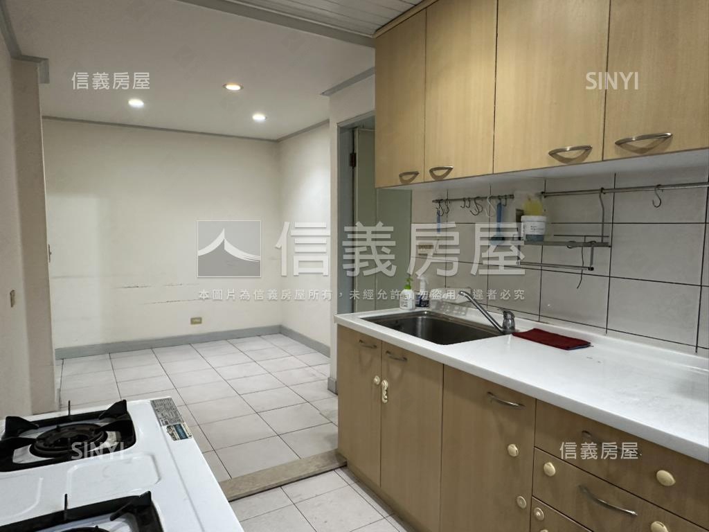 士紙開發案潛力三樓房屋室內格局與周邊環境