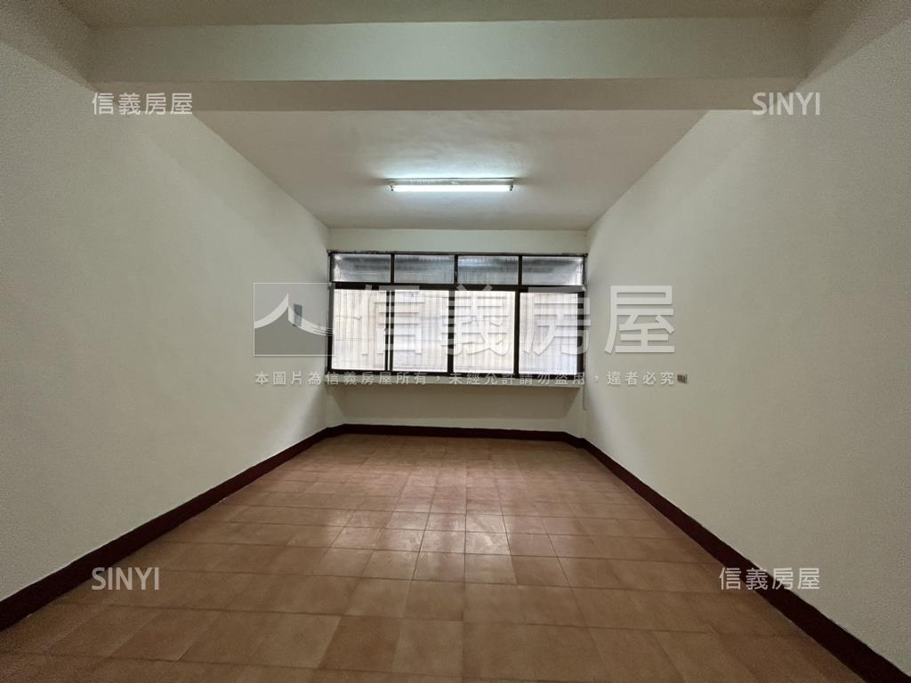 五甲錦富街透天房屋室內格局與周邊環境