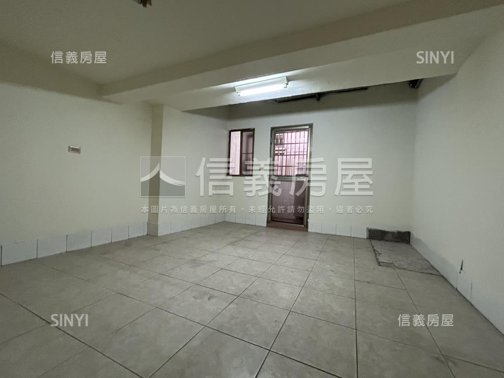 五甲錦富街透天房屋室內格局與周邊環境