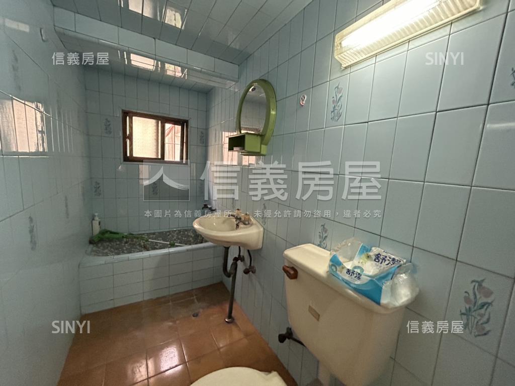 五甲錦富街透天房屋室內格局與周邊環境