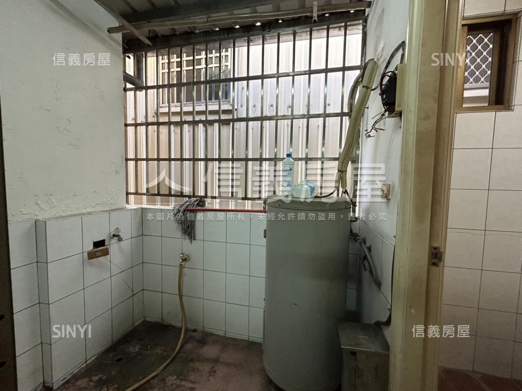 五甲錦富街透天房屋室內格局與周邊環境