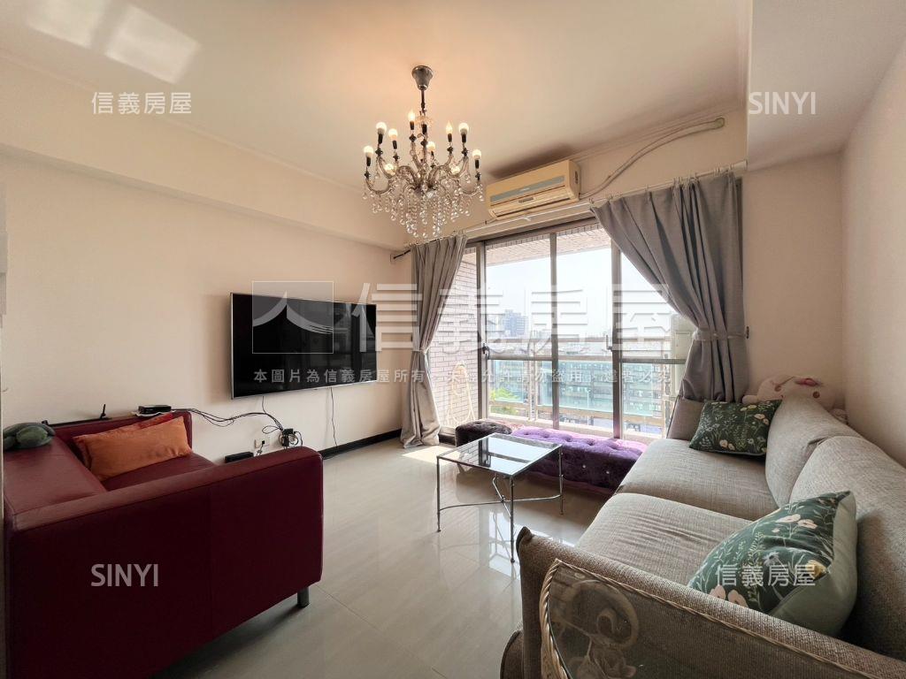 國泰萊茵次頂樓三房平車房屋室內格局與周邊環境