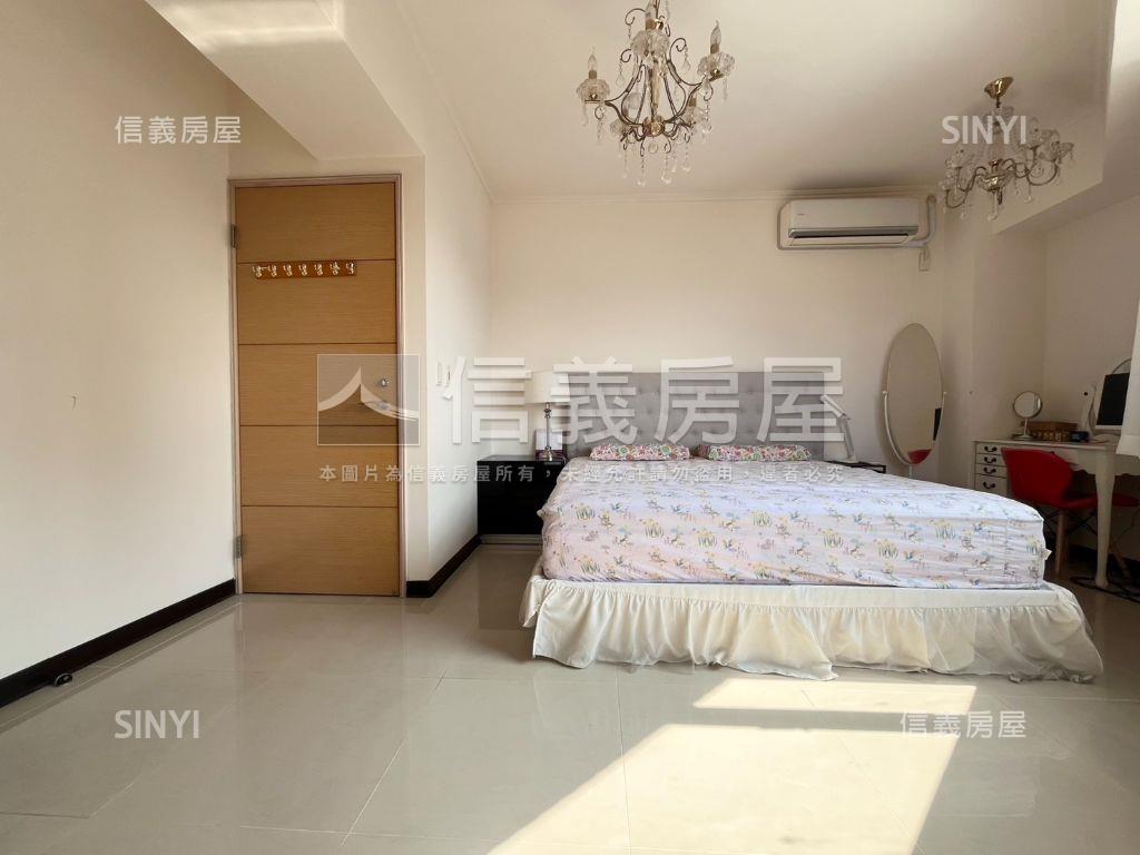 國泰萊茵次頂樓三房平車房屋室內格局與周邊環境