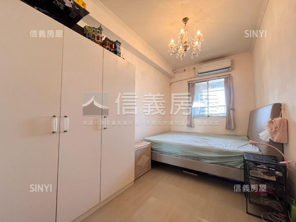 國泰萊茵次頂樓三房平車房屋室內格局與周邊環境