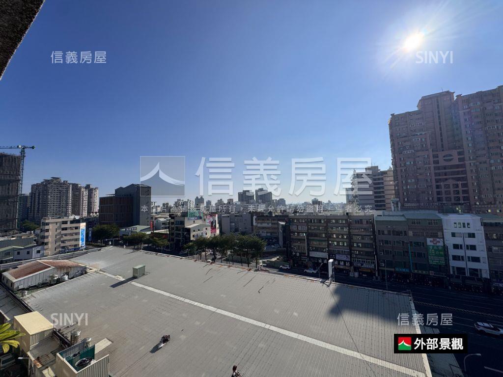 國泰萊茵次頂樓三房平車房屋室內格局與周邊環境