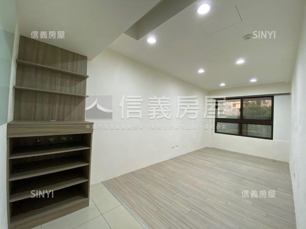 蘇黎市面寬大店面房屋室內格局與周邊環境
