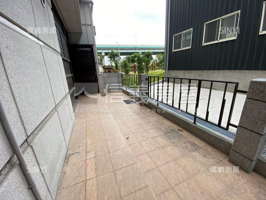 蘇黎市面寬大店面房屋室內格局與周邊環境