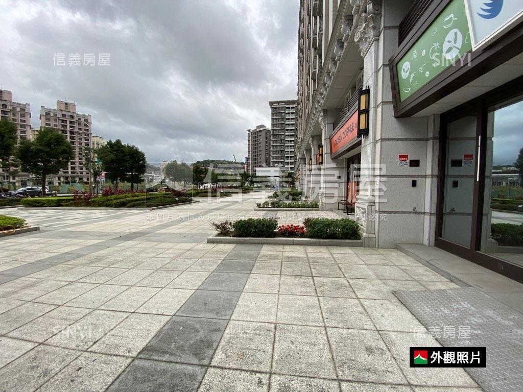 蘇黎市面寬大店面房屋室內格局與周邊環境