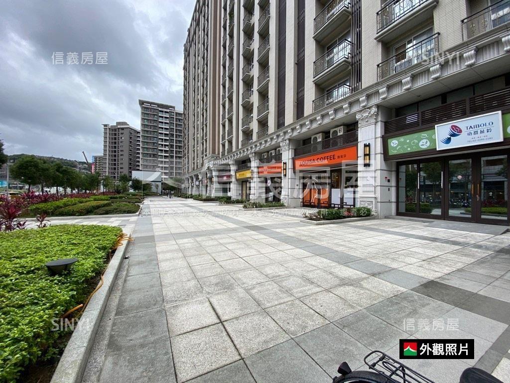 蘇黎市面寬大店面房屋室內格局與周邊環境