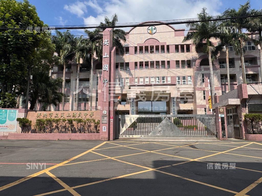 慕嵐高樓三房車位房屋室內格局與周邊環境