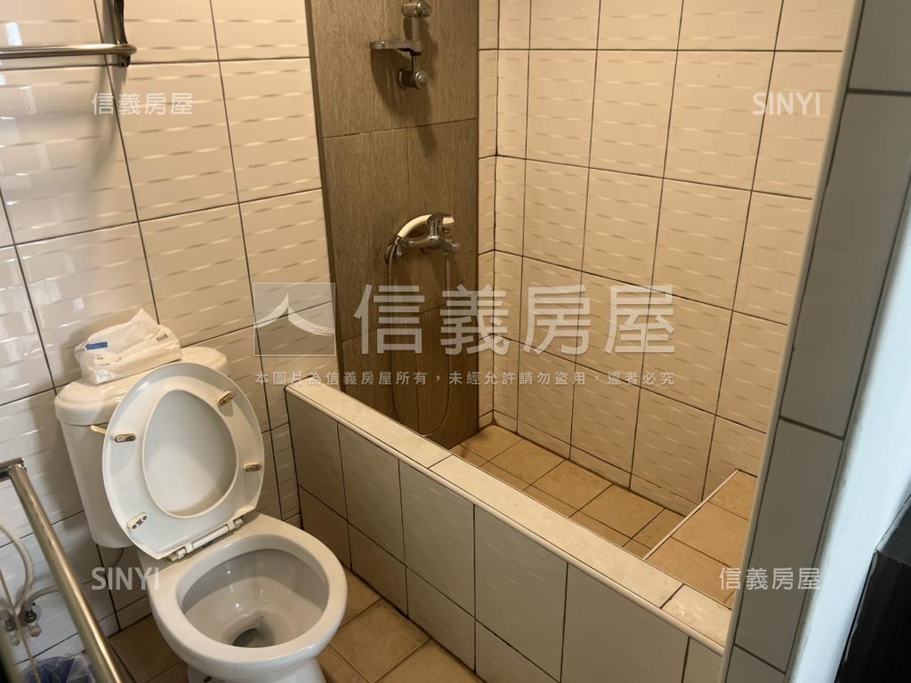 近台中車站收租透套房屋室內格局與周邊環境