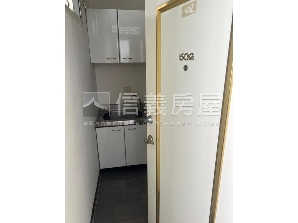 近台中車站收租透套房屋室內格局與周邊環境