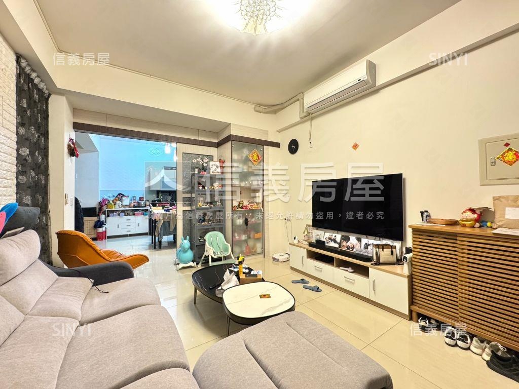 專任潭子輕屋齡好停車別墅房屋室內格局與周邊環境