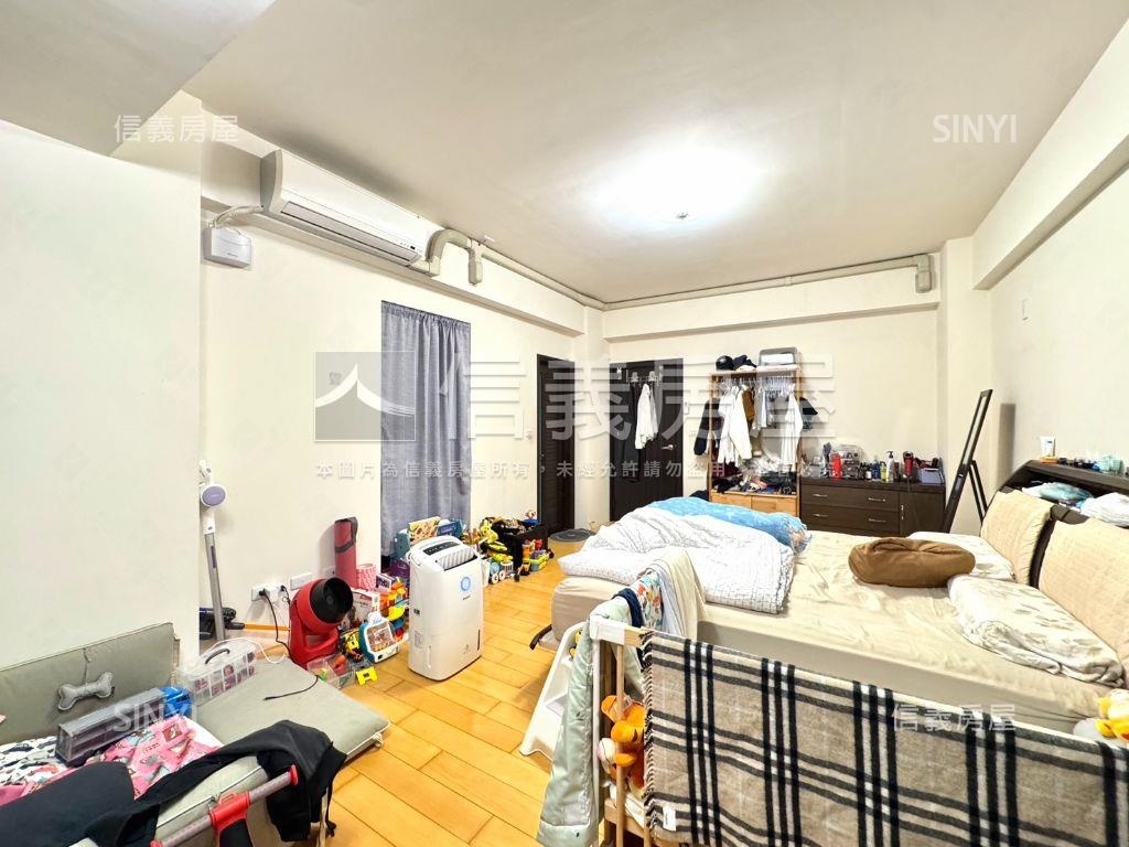 專任潭子輕屋齡好停車別墅房屋室內格局與周邊環境