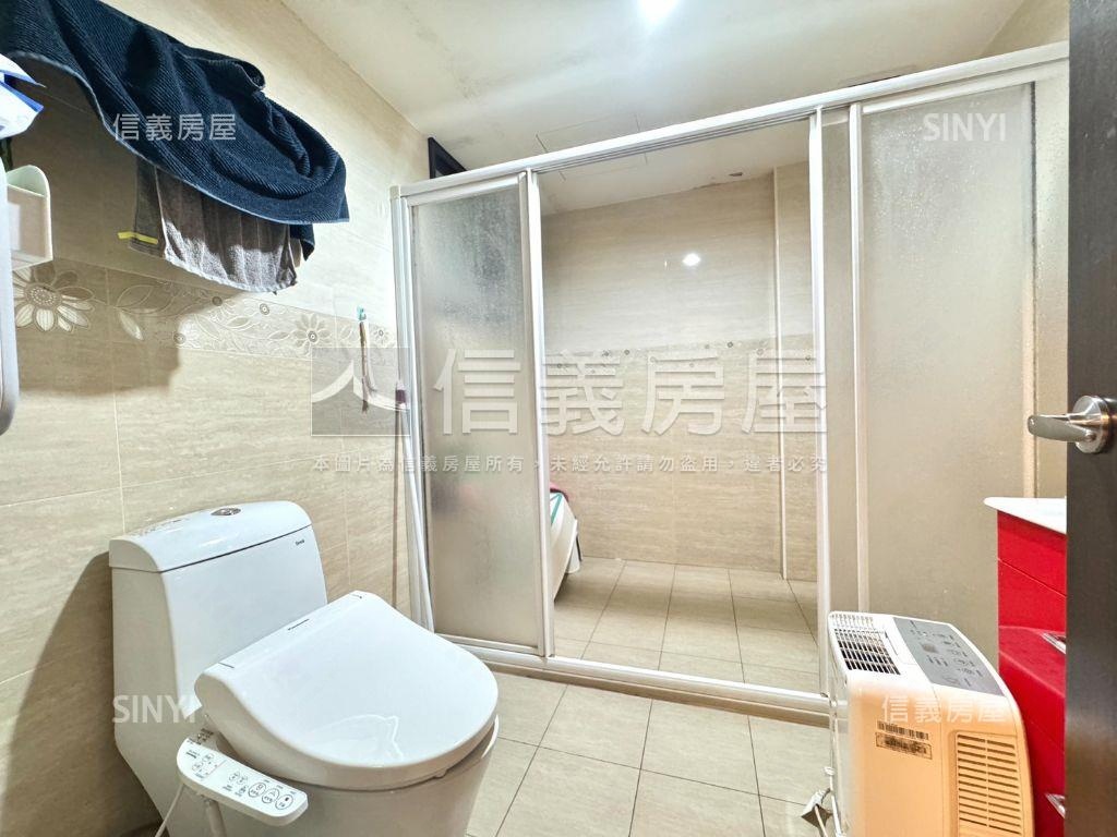 專任潭子輕屋齡好停車別墅房屋室內格局與周邊環境