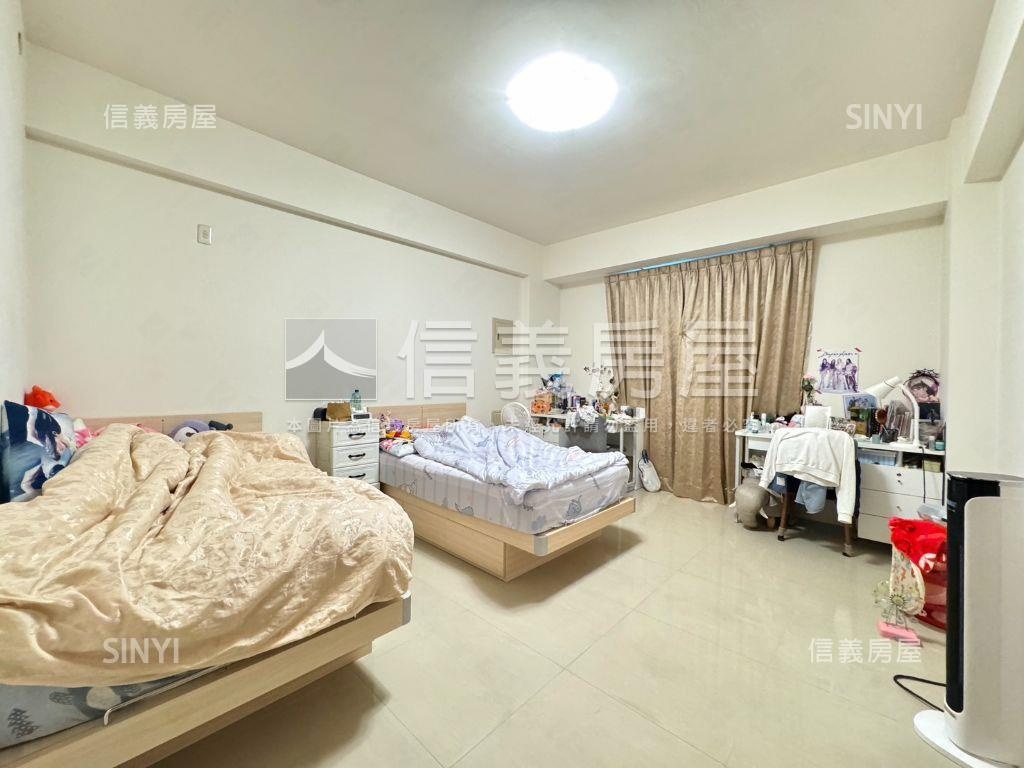 專任潭子輕屋齡好停車別墅房屋室內格局與周邊環境