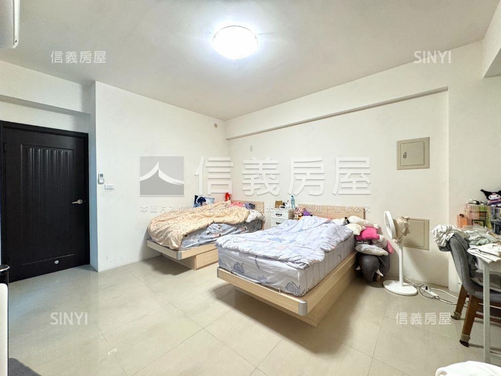專任潭子輕屋齡好停車別墅房屋室內格局與周邊環境