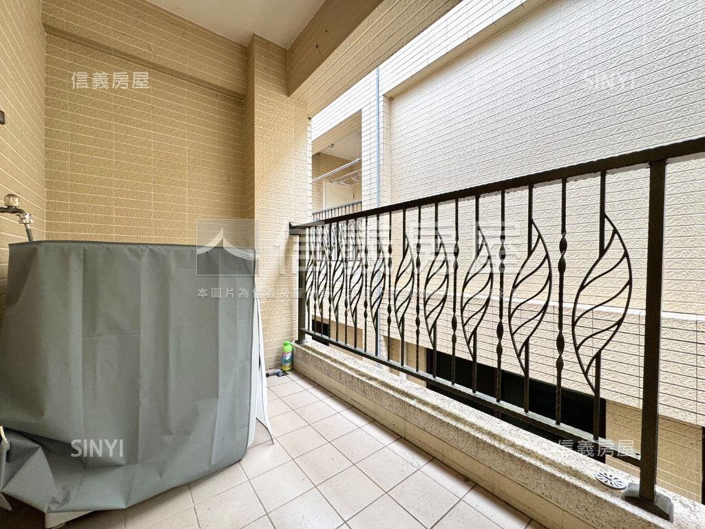 專任潭子輕屋齡好停車別墅房屋室內格局與周邊環境
