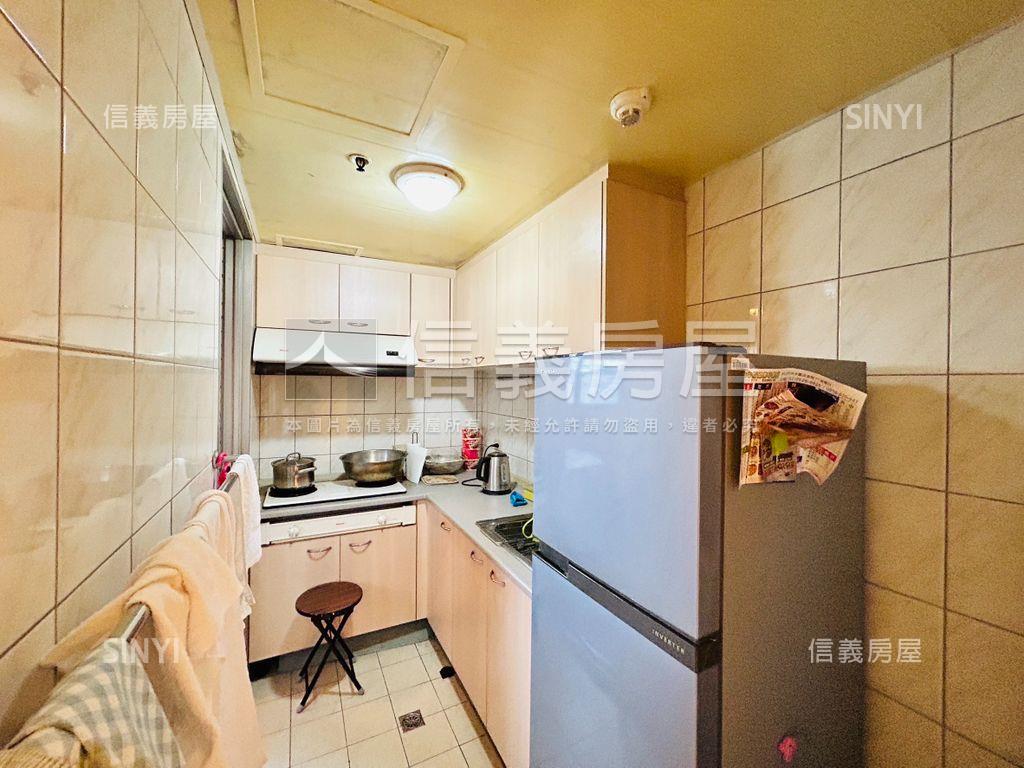 近輕軌電梯４房雙橋景觀戶房屋室內格局與周邊環境