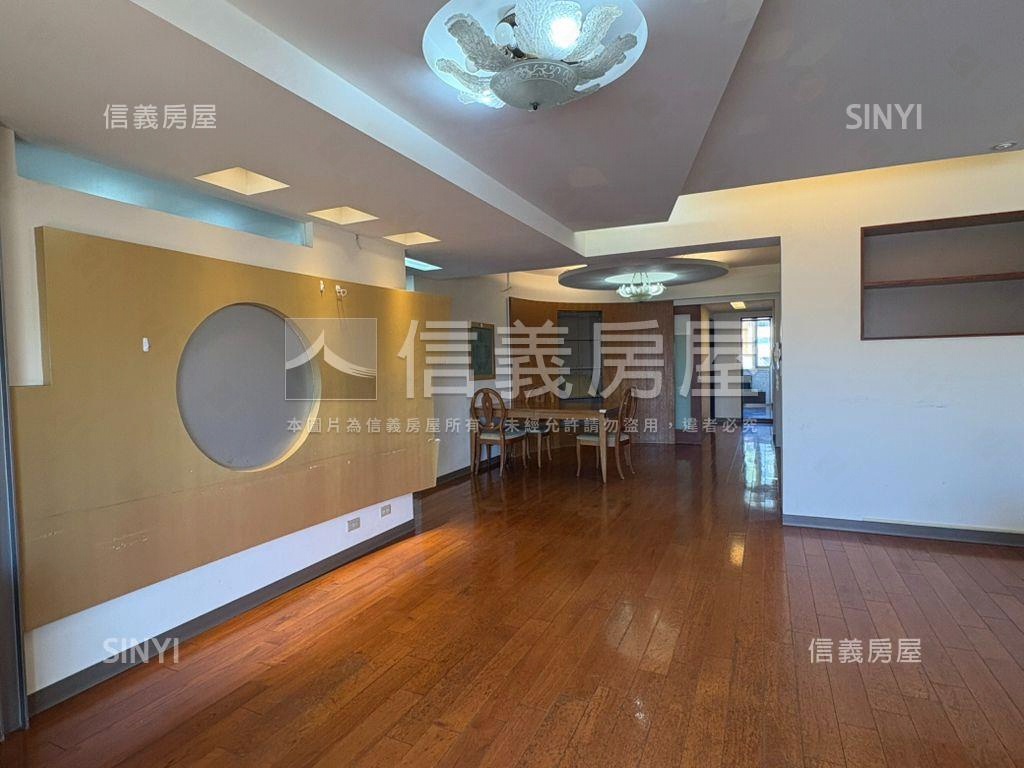 天母電梯頂樓看綠景房屋室內格局與周邊環境