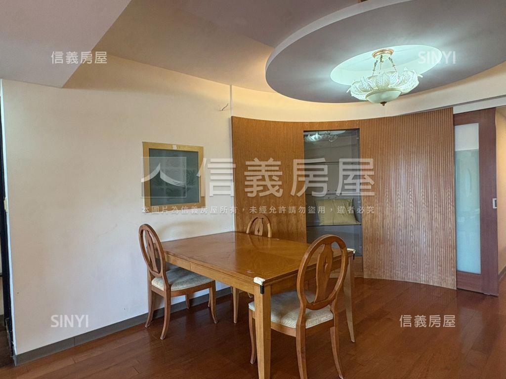 天母電梯頂樓看綠景房屋室內格局與周邊環境