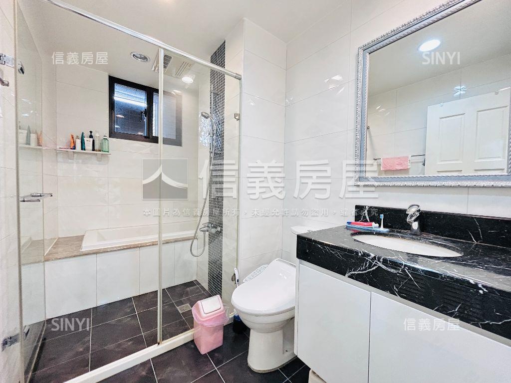 專任約紐約大時代套房車位房屋室內格局與周邊環境