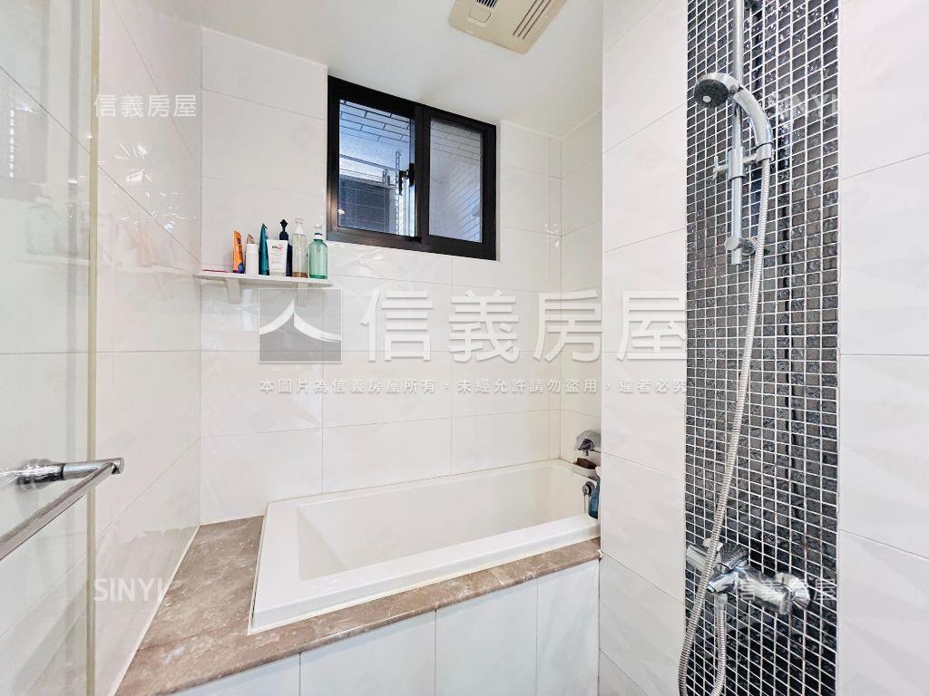 專任約紐約大時代套房車位房屋室內格局與周邊環境