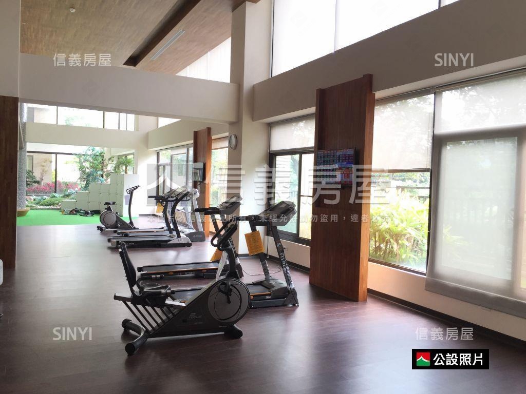 專任約紐約大時代套房車位房屋室內格局與周邊環境