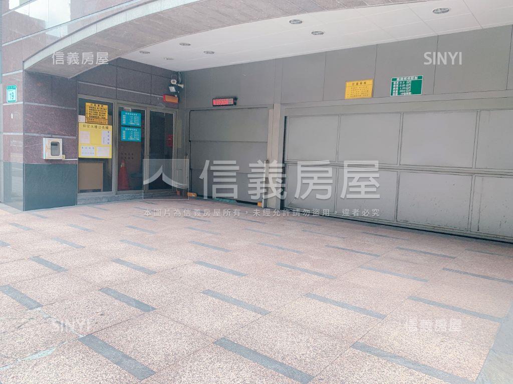 東豐街高投報車位房屋室內格局與周邊環境