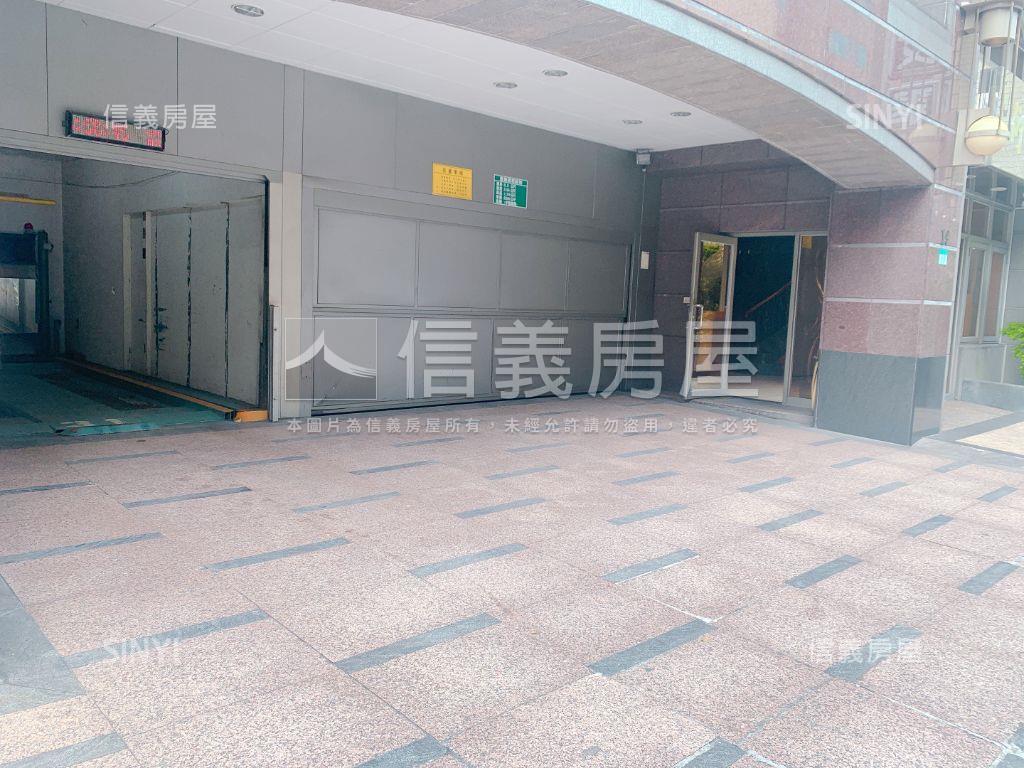 東豐街高投報車位房屋室內格局與周邊環境