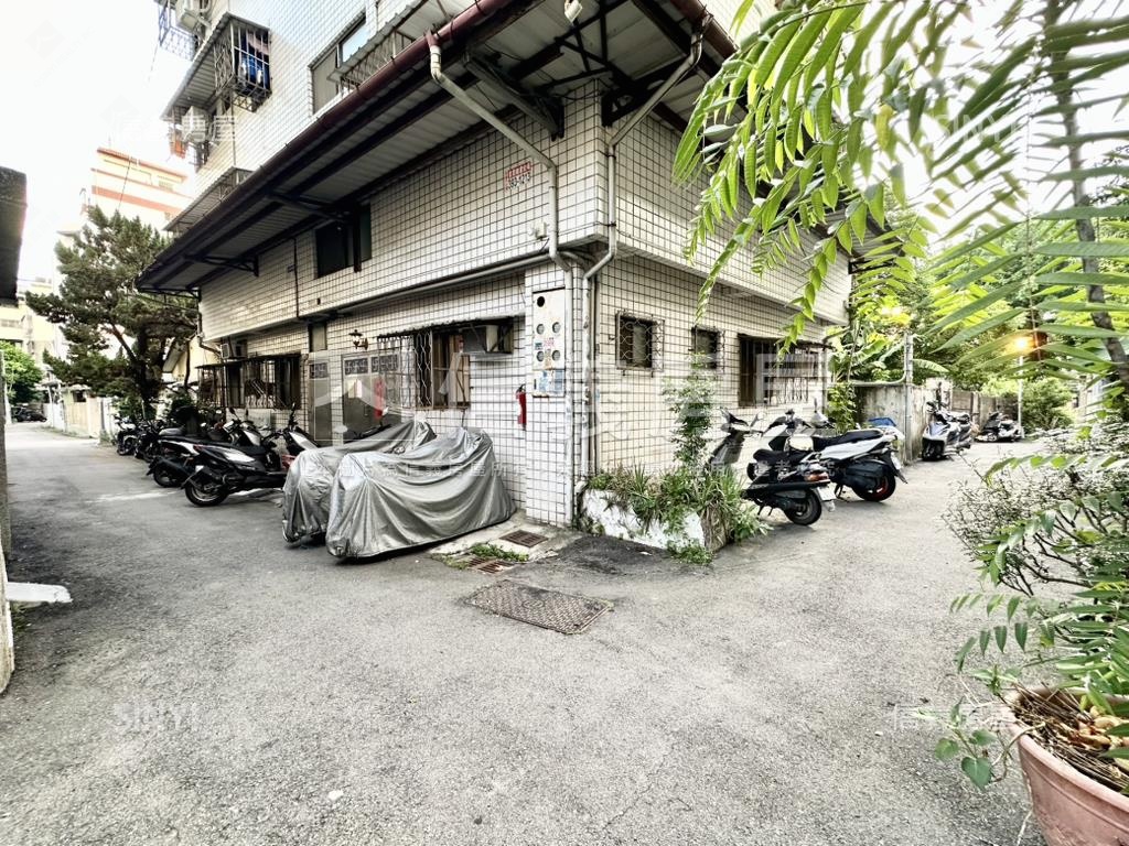 重新整理孝親房漂亮透天房屋室內格局與周邊環境