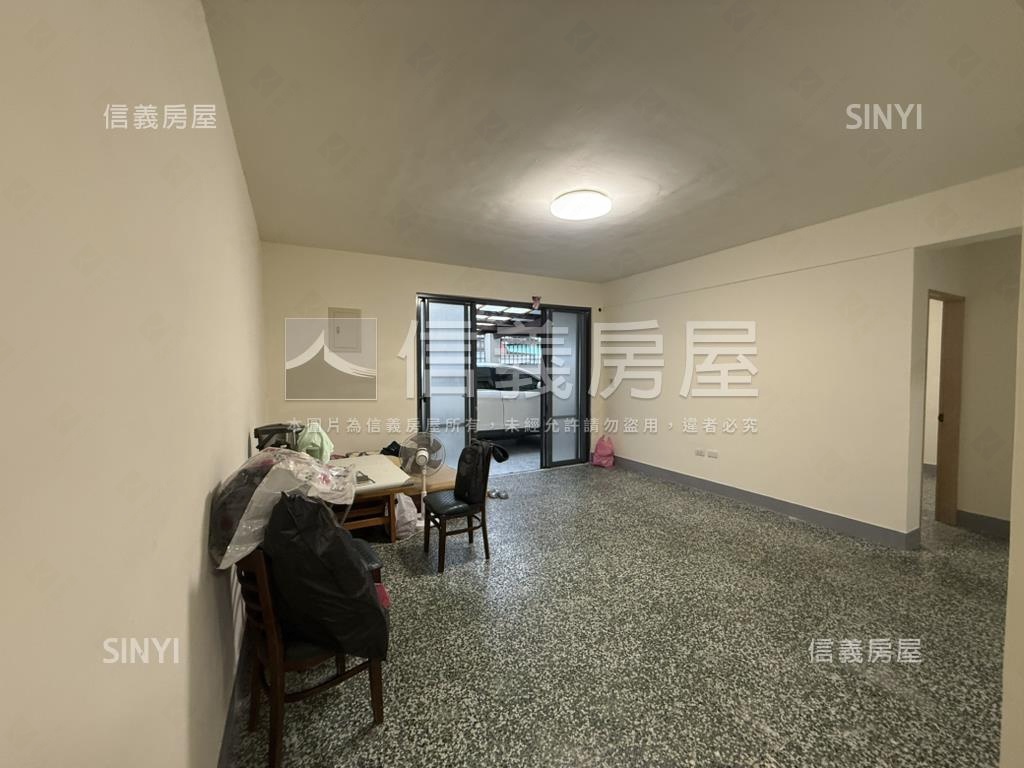 近環球邊間一樓店辦房屋室內格局與周邊環境