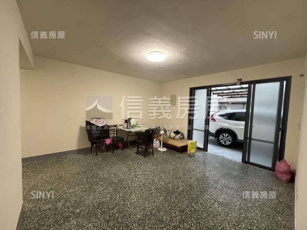 近環球邊間一樓店辦房屋室內格局與周邊環境