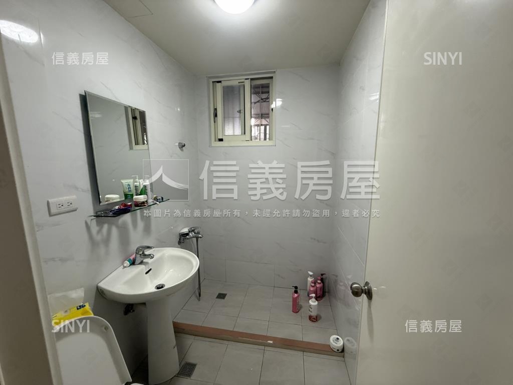 近環球邊間一樓店辦房屋室內格局與周邊環境