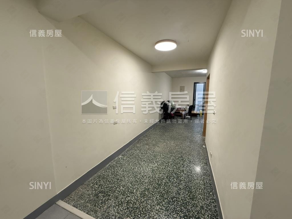 近環球邊間一樓店辦房屋室內格局與周邊環境