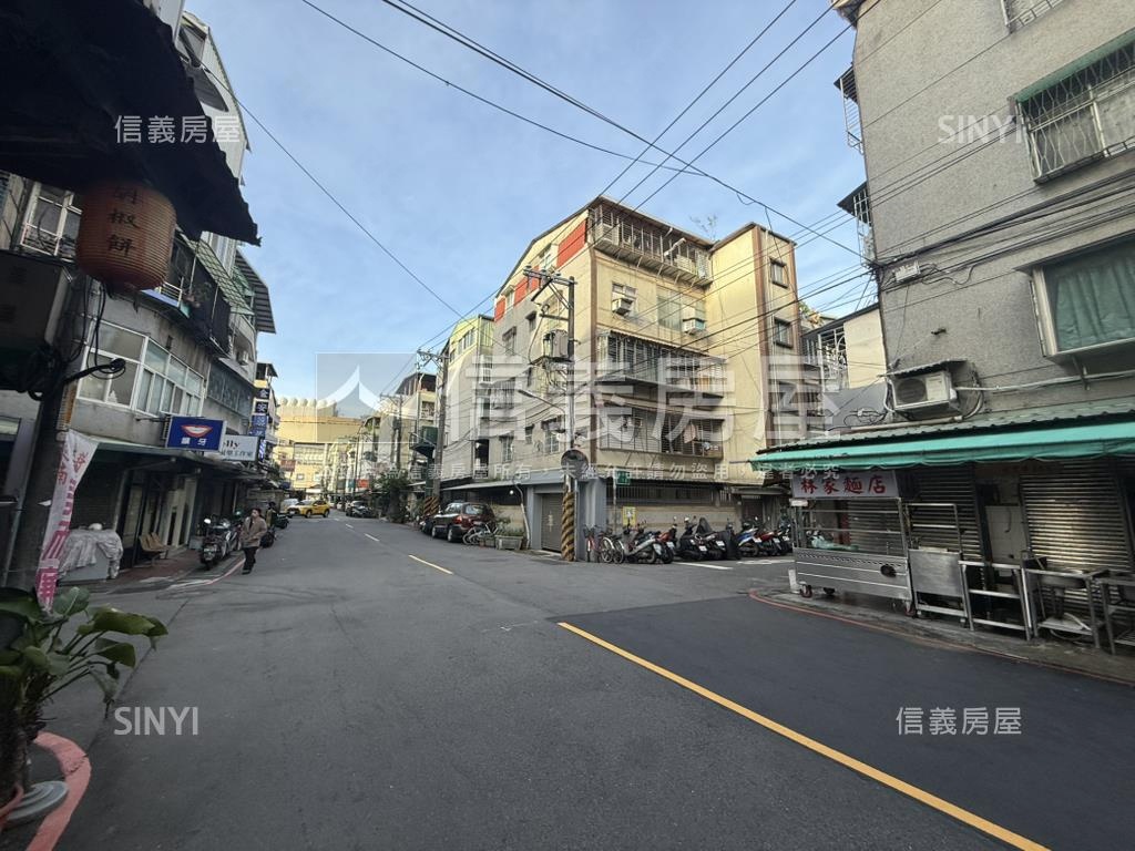 近環球邊間一樓店辦房屋室內格局與周邊環境