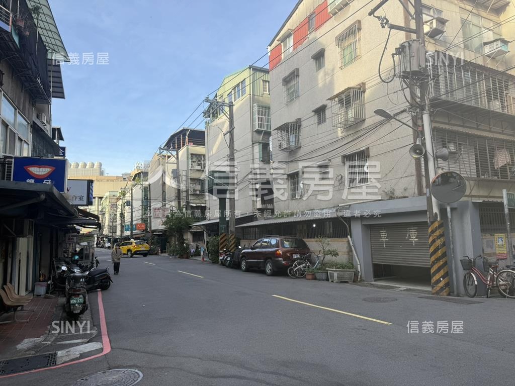 近環球邊間一樓店辦房屋室內格局與周邊環境
