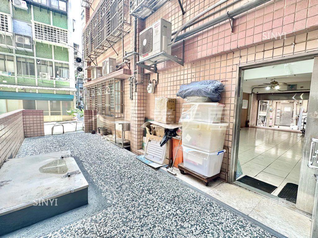 黃金辦公店面帶車位房屋室內格局與周邊環境