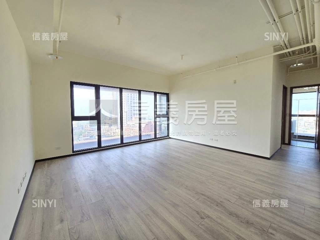 濟弘皇璽景觀大三房車位房屋室內格局與周邊環境