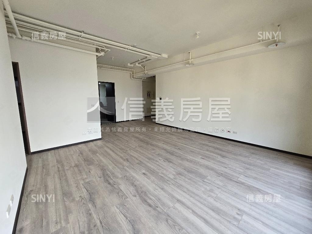 濟弘皇璽景觀大三房車位房屋室內格局與周邊環境