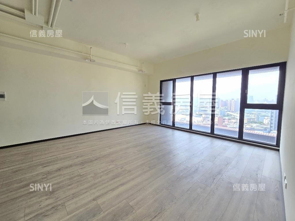 濟弘皇璽景觀大三房車位房屋室內格局與周邊環境