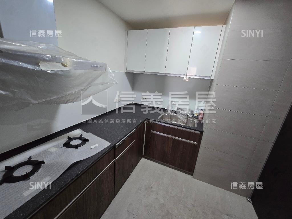 濟弘皇璽景觀大三房車位房屋室內格局與周邊環境